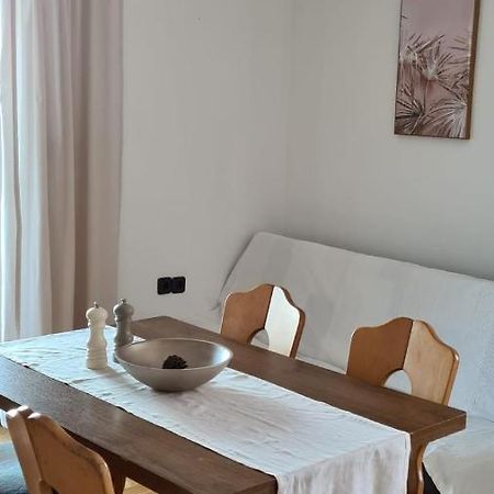 Apartmani Jelena Петркане Екстериор снимка