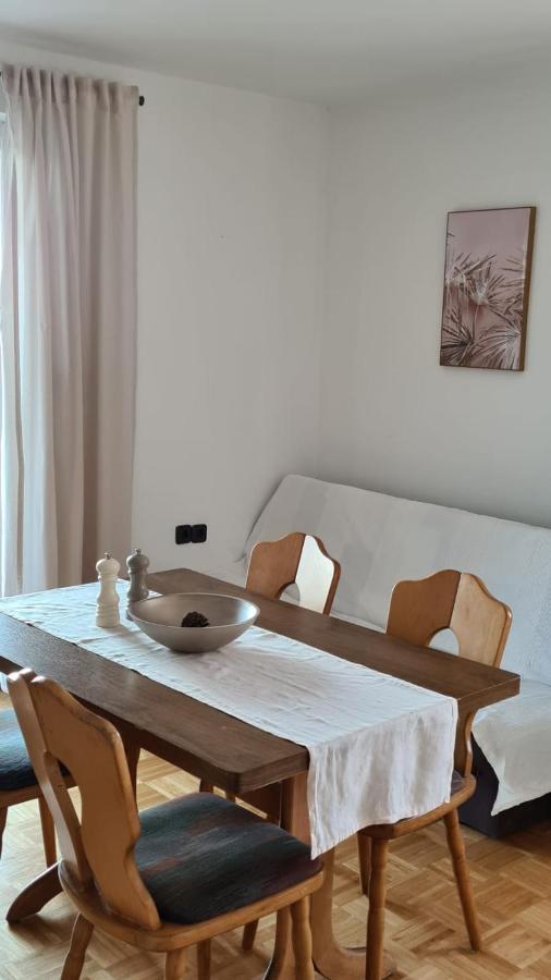 Apartmani Jelena Петркане Екстериор снимка