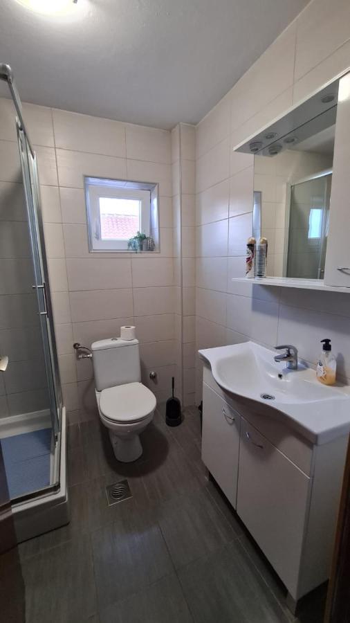 Apartmani Jelena Петркане Екстериор снимка