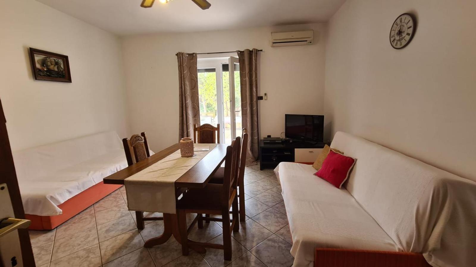 Apartmani Jelena Петркане Стая снимка